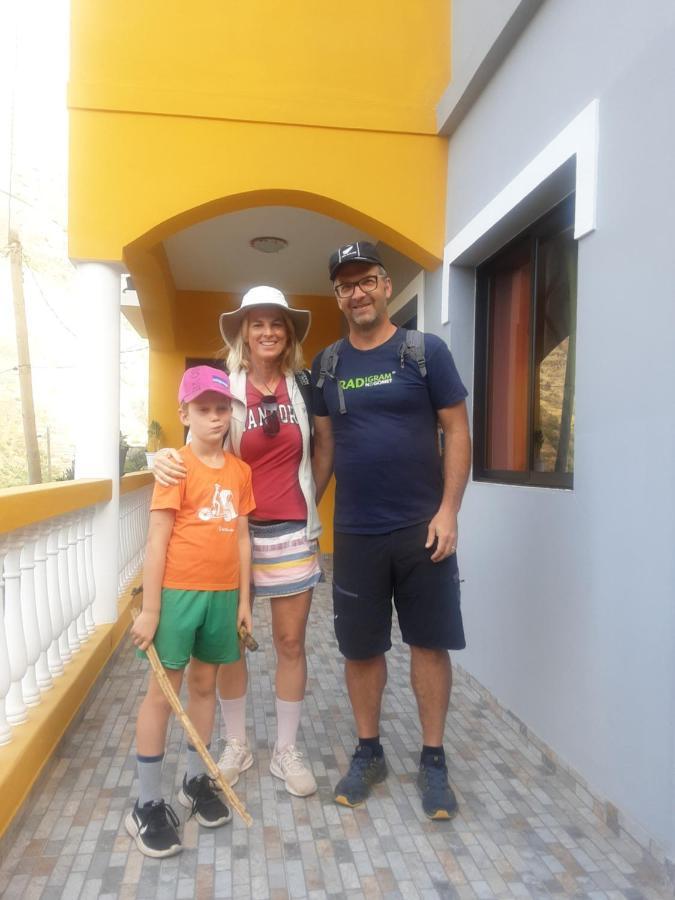 Casa Familiar Por Do Sol Bed & Breakfast Ribeira Grande Exterior foto